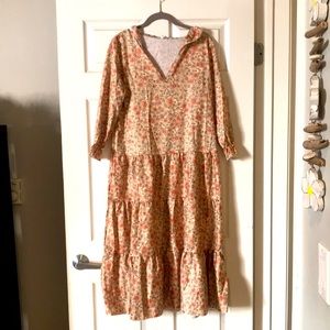 FLOWY FLORAL BOHO DRESS - SO CUTE ON!!  XS NWOT